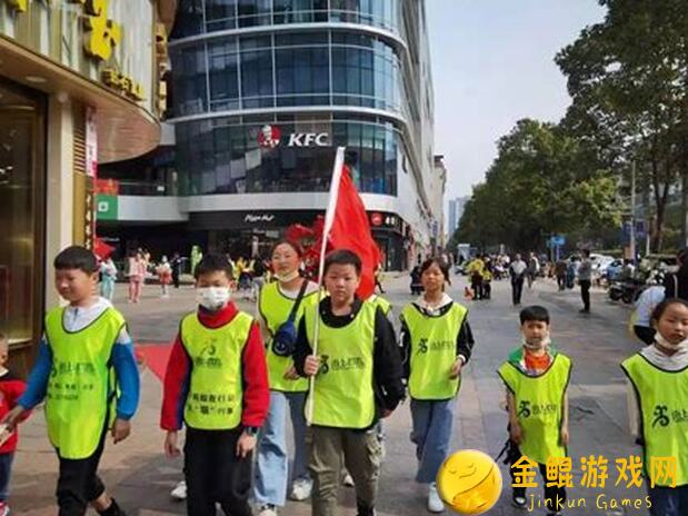 挑战艾丽莎的国度：解锁疯狂购物阵型教学攻略！